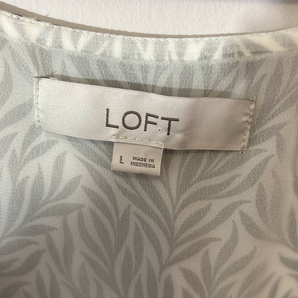 LOFT Tank Top polyester Lined Botanical Off-White Olive V-Neck - Picture 4 of 5